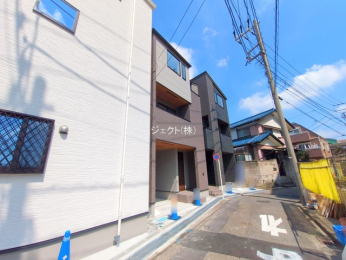 �O�ʓ��H�܂ތ��n�ʐ^ -