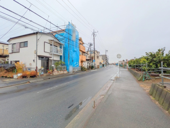 �O�ʓ��H�܂ތ��n�ʐ^ -