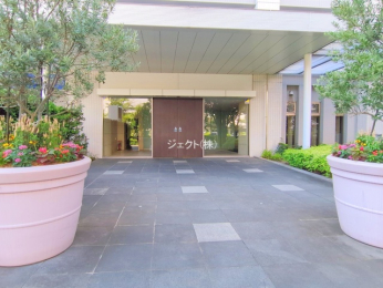 �G���g�����X -