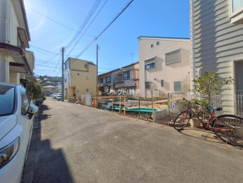 �O�ʓ��H�܂ތ��n�ʐ^ -