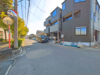 �O�ʓ��H�܂ތ��n�ʐ^ -