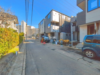 �O�ʓ��H�܂ތ��n�ʐ^ -