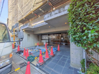 �G���g�����X -