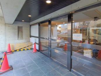 �G���g�����X -