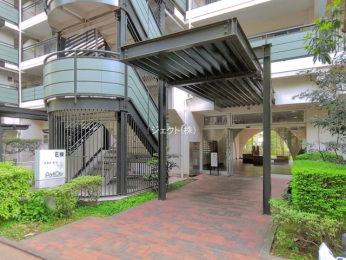 �G���g�����X -